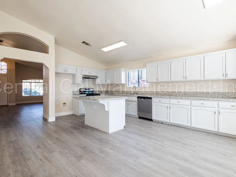 6101 Aruba Ct — Photo 8