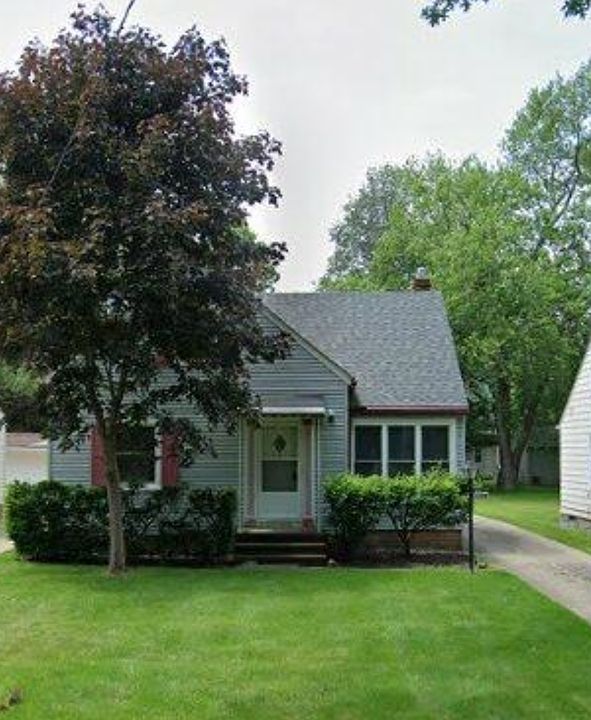 1st image of 1720 Lyndhurst Rd