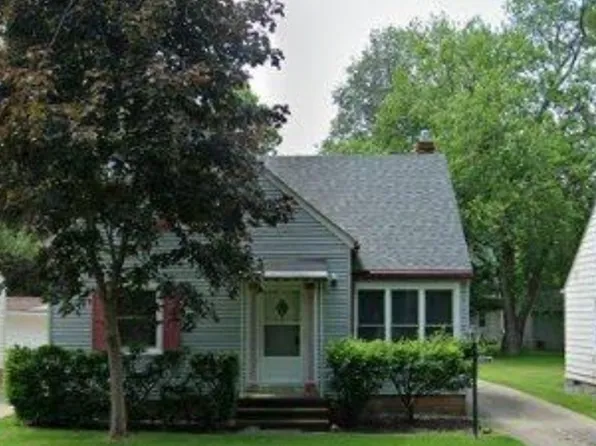 1720 Lyndhurst Rd, Lyndhurst, OH 44124