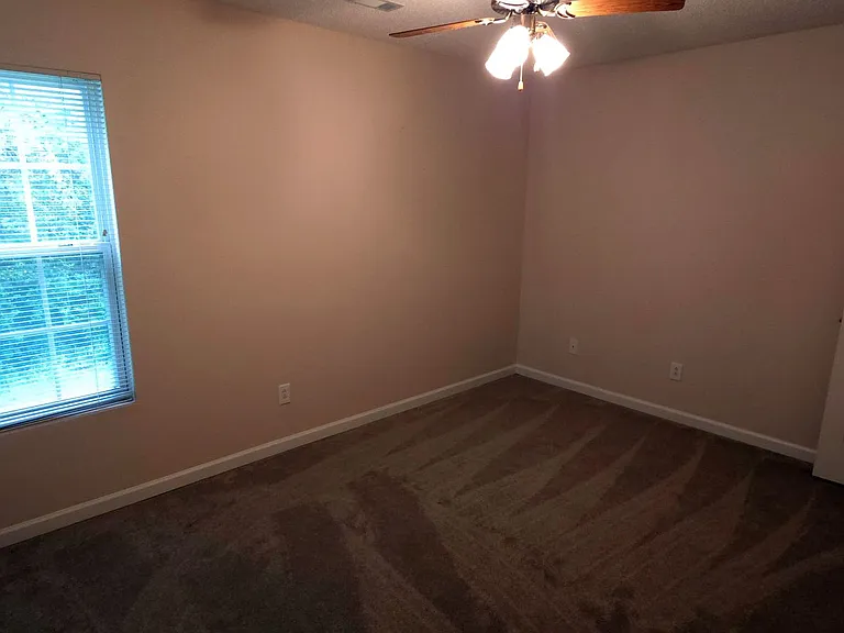137 Westmont Dr — Photo 18