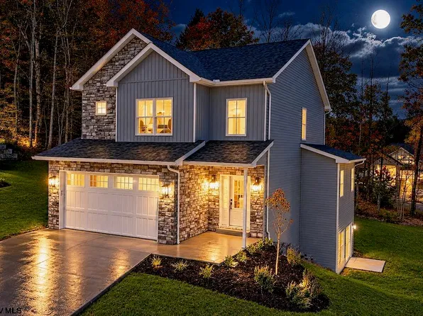 202 Sabre Ct, Morgantown, WV 26508