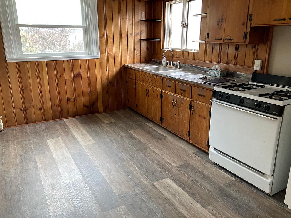 1st image of 695 Richmond Ave #2