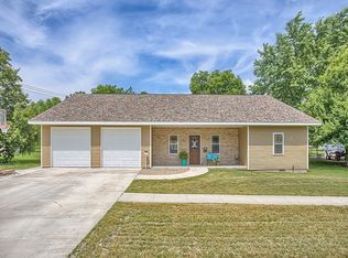 118 S Maple St, Paxton, IL 60957