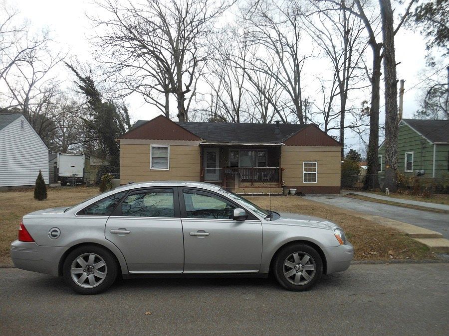 1st image of 613 Castle Dr