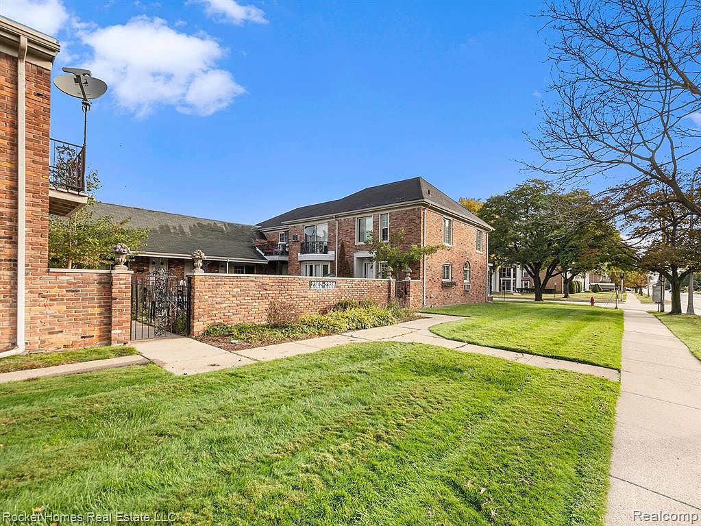 2318 W 14 Mile Rd 20, Royal Oak, MI 48073 Zillow