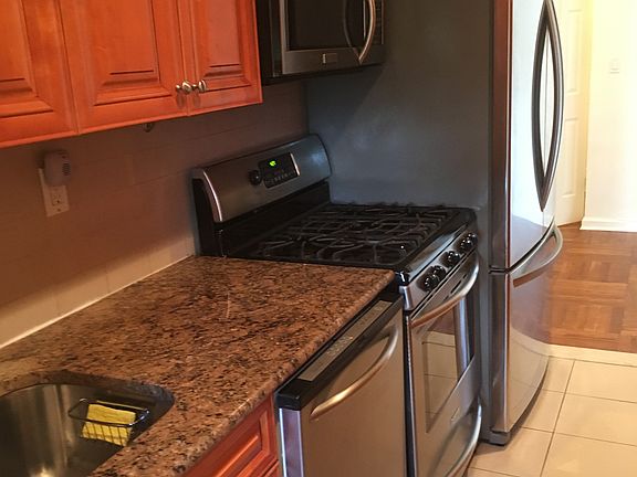 Stainless appliances including dishwasher