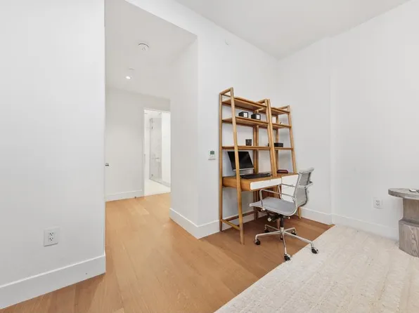 110 Charlton Street image 4 of 16