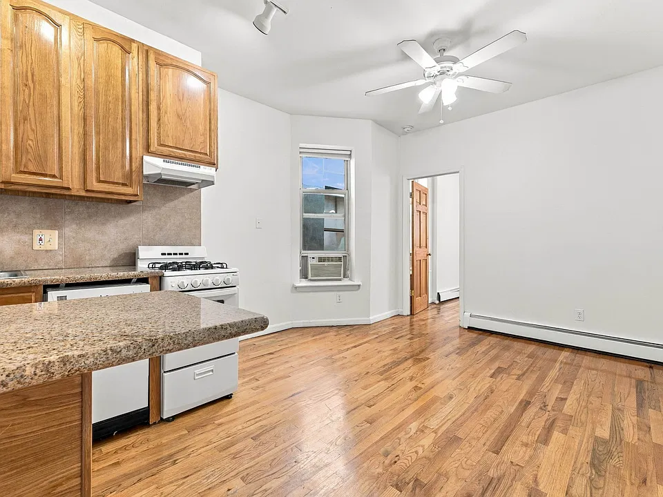 647 Franklin Ave #4LR