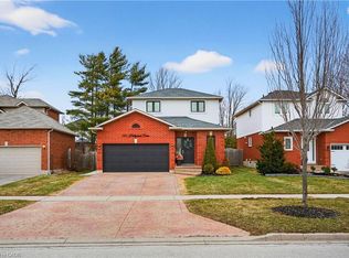 122 Hollybush Dr, Hamilton, ON L8B0P1