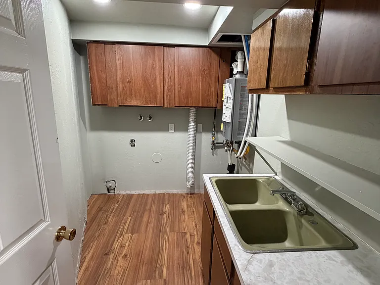 Laundry room (units to come)