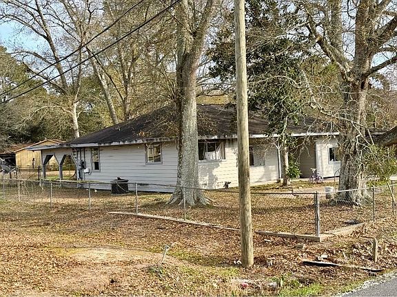 2nd image of 112 Park Rd