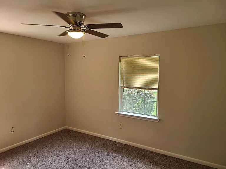 2112 Melanie Dr — Photo 5
