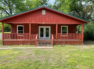 402 Walnut St, Locust Grove, OK 74352