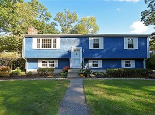 9 Patience Ln, Warren, RI 02885