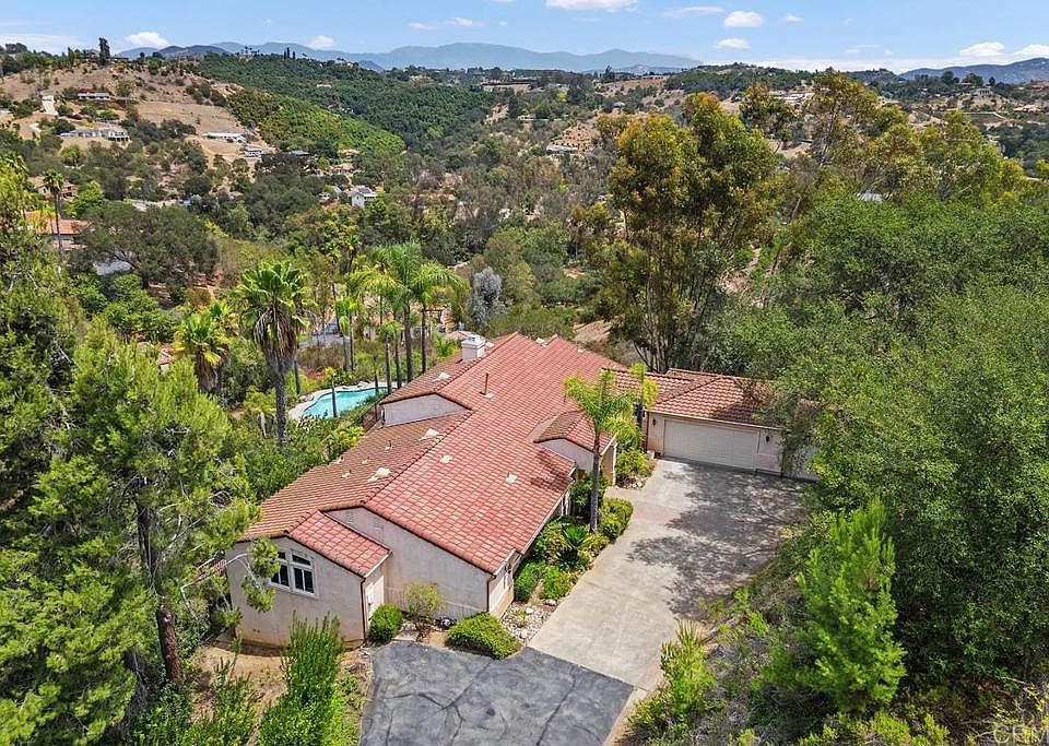 1st image of 2718 Via Del Robles
