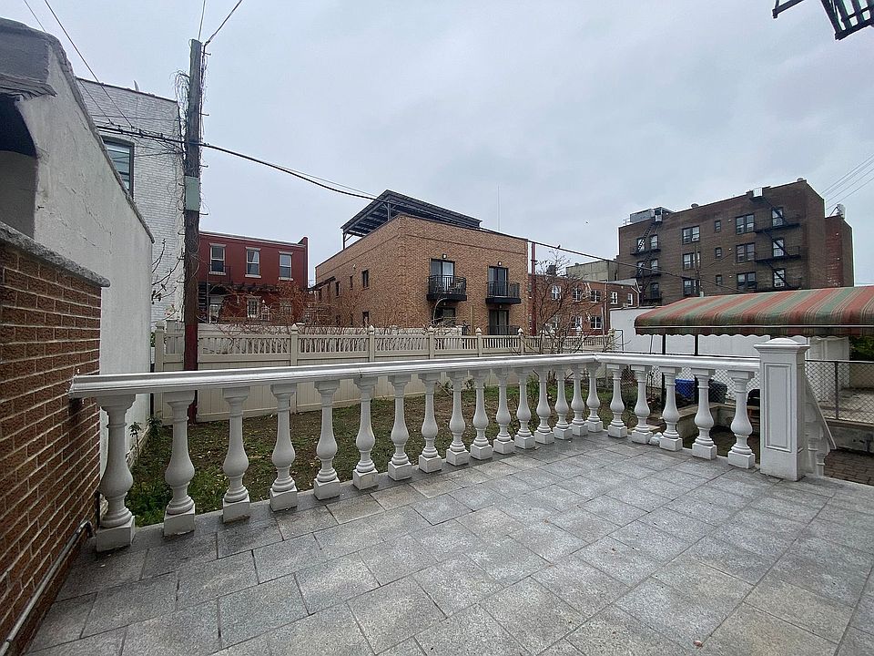 1st image of 2575 42nd St