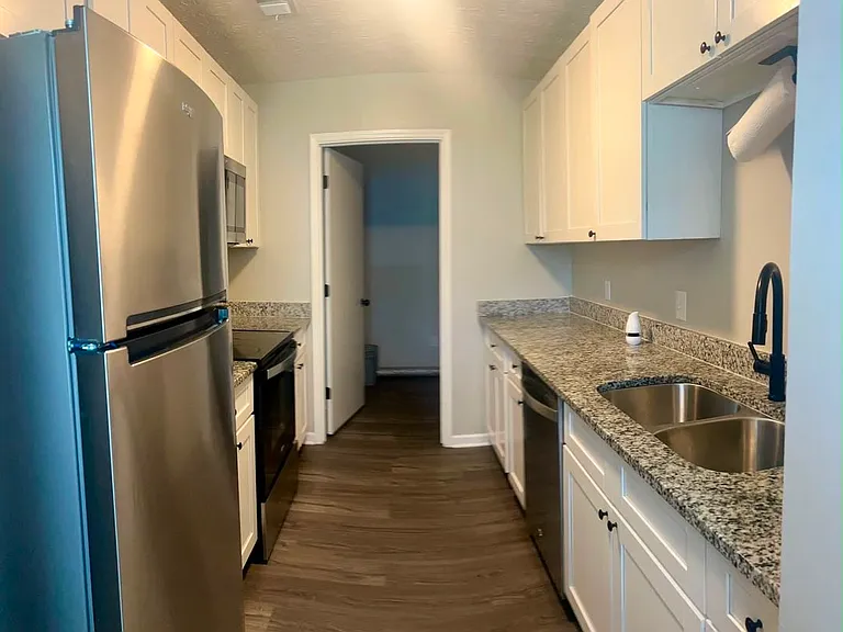 1612 Riverside Trl NE — Photo 2