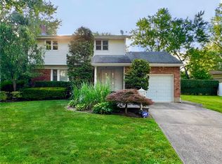 6 Cove Ln, Port Washington, NY 11050