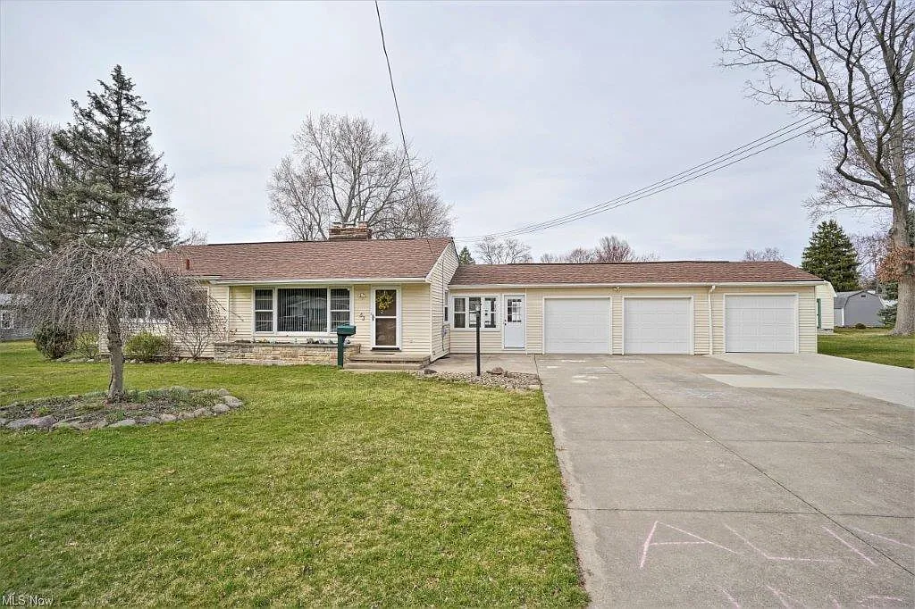 53 Outlook Dr photo 1