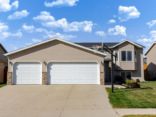 802 18th Ave W, West Fargo, ND 58078