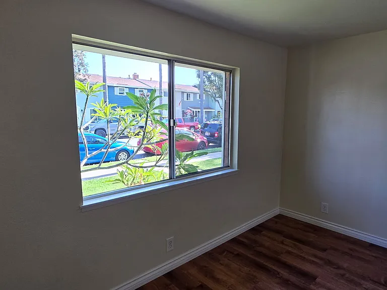 9827 Continental Dr — Photo 5