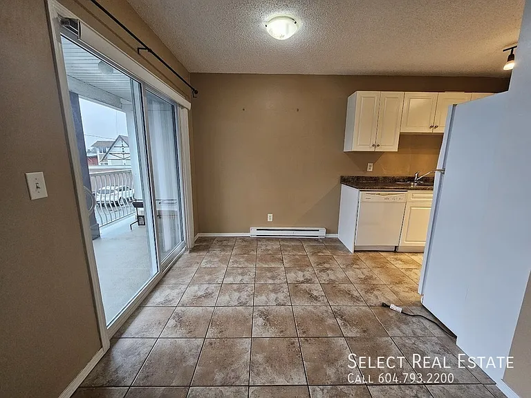 46260 Harford St #8 — Photo 6
