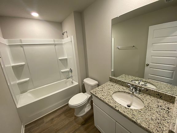 20220407_193641537_iOS_09272022