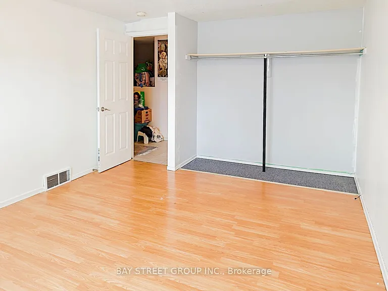 38 Noecker St #UPPER FLOOR — Photo 9