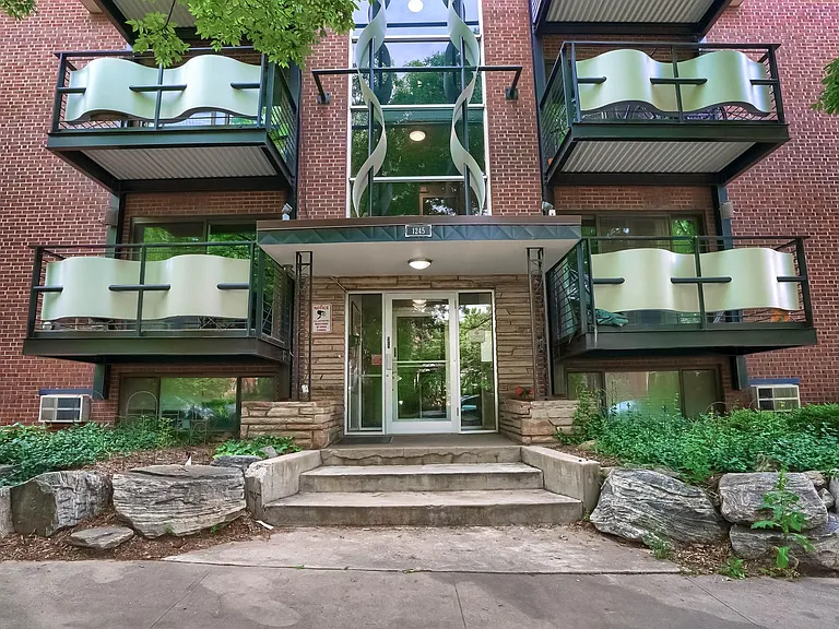 1245 Columbine St #204 — Photo 1