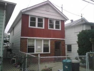 35 Neptune St, Staten Island, NY, 10306