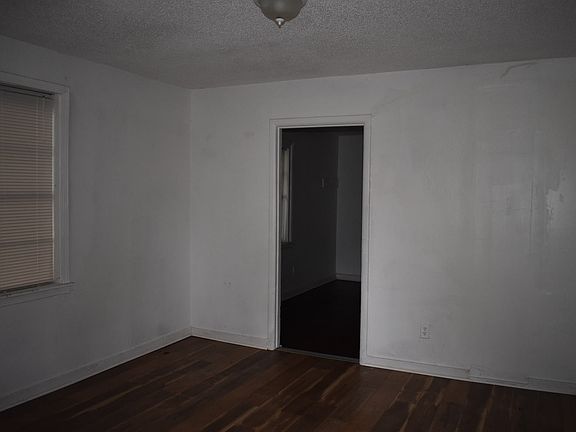 3rd image of 1192 Chicago Ave