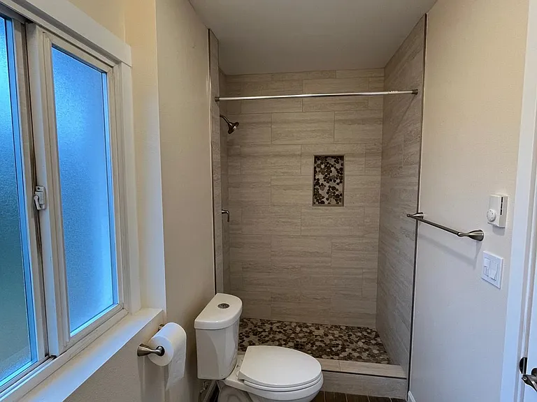 20704 Des Moines Memorial Dr S — Photo 12