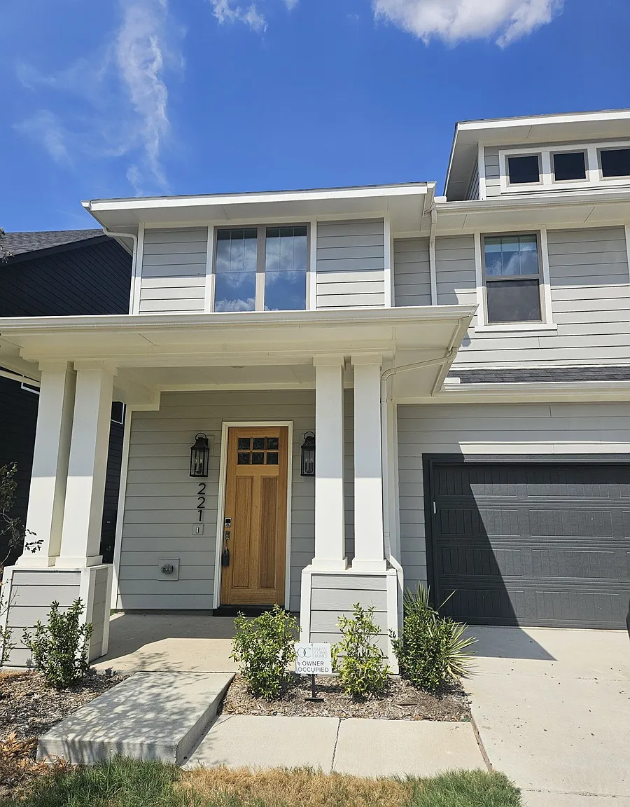 3 bed, 2436 sqft, $2,475 — Photo 1