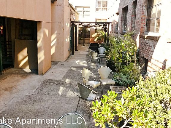 5th image of 2410 E Lynn St APT 207