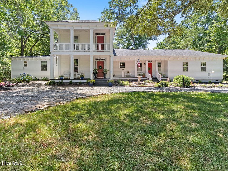 1st image of 121 Dolphin Lane