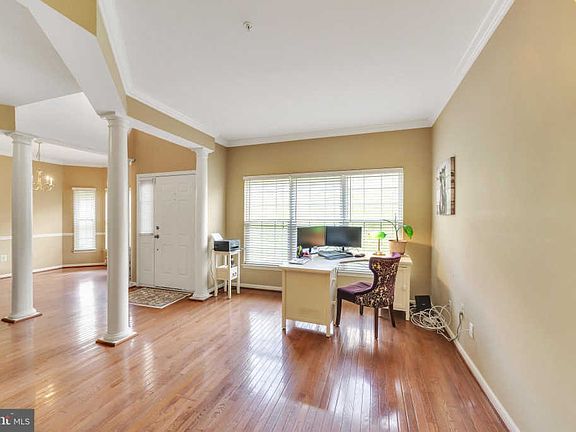 5th image of 50 Lincoln Dr