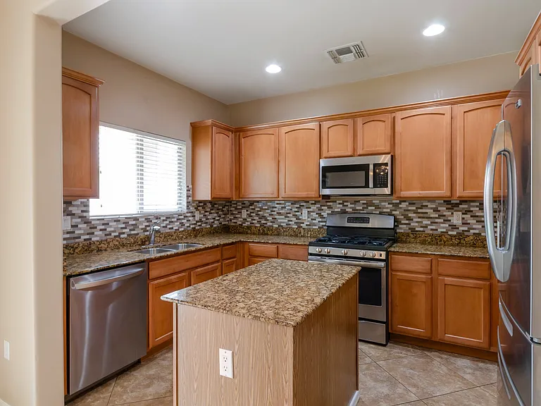 1595 W Gleaming Moon Ln — Photo 6