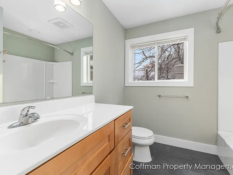 810 Benson Ave NE — Photo 34