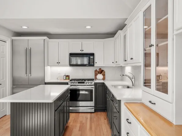 17 Highcroft Way Unit 17, Hopkinton, MA 01748