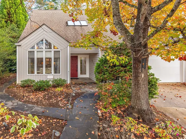 21 Highland Pointe Ct, Weaverville, NC 28787