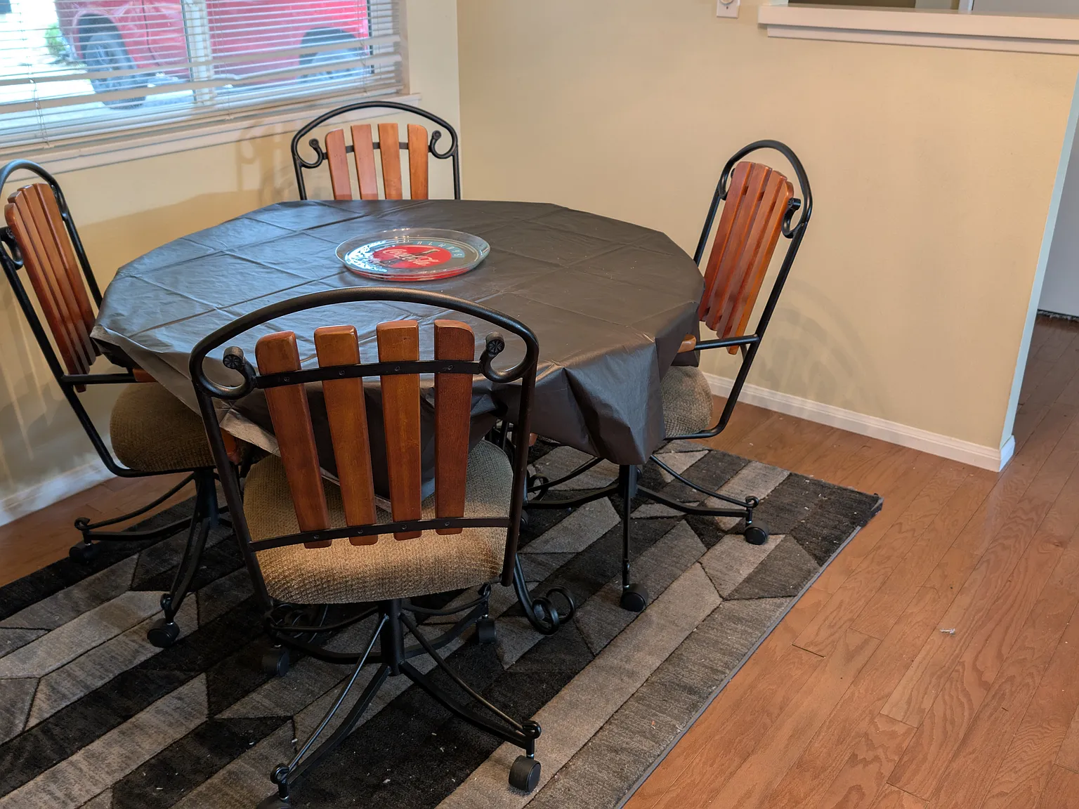 3 bed, 1950 sqft, $1,500 — Photo 4