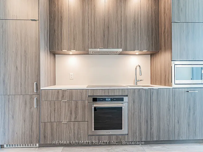 858 Dupont St #Penthouse 16 — Photo 7