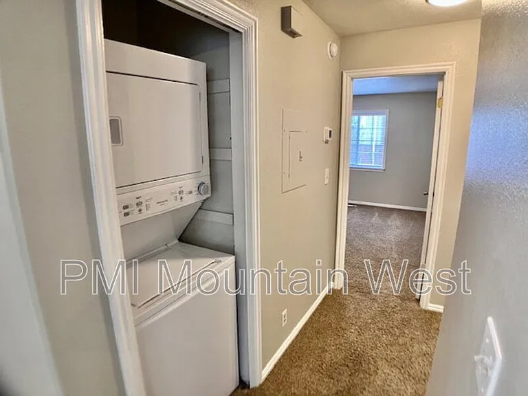 567 N 200 E #3 — Photo 14