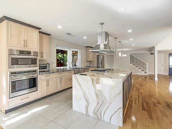 2nd image of 468 Edelweiss Dr