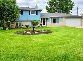 34639 Parkgrove Dr, Westland, MI 48185
