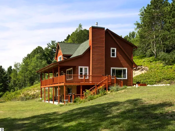 13229 Yates Rd, Copemish, MI 49625