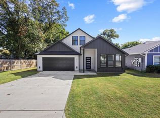 511 Maple St, Howe, TX 75459