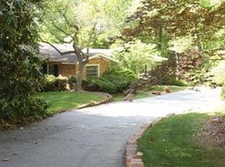 1425 Thornwood Dr, Spartanburg, SC 29302