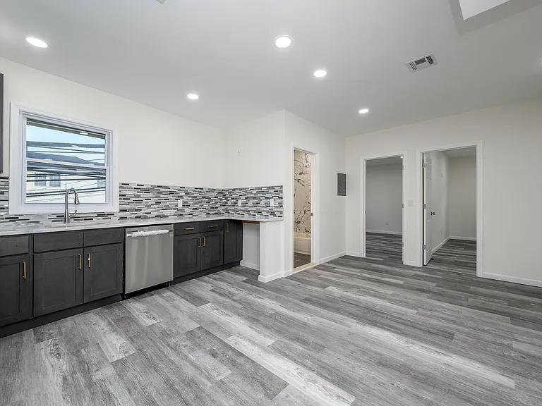 287 Orange St #2 — Photo 5
