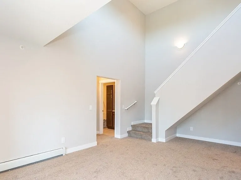 North Hillburn Apartments — Photo 7